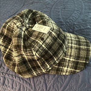 Old Navy Black and White Plaid Cap
